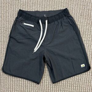 Vuori Men's Dark Gray Charcoal Bank’s Athletic Shorts Men’s Small